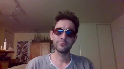 Snapshot of stmnog9477 chatting on October 25, 2025, 8:14 pm Julien9477 online show from October 25, 2025, 8:14 pm