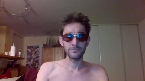 Snapshot of stmnog9477 chatting on October 26, 2025, 10:47 pm Julien9477 online show from October 26, 2025, 10:47 pm