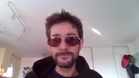 Snapshot of stmnog9477 chatting on November 13, 2025, 9:52 am Julien9477 online show from November 13, 2025, 9:52 am