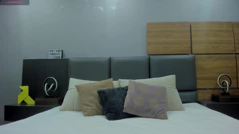 Stone Lee  online show from October 12, 2025, 8:41 pm