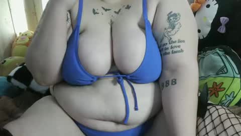 stonedbbw01 online show from November 18, 2025, 5:56 am