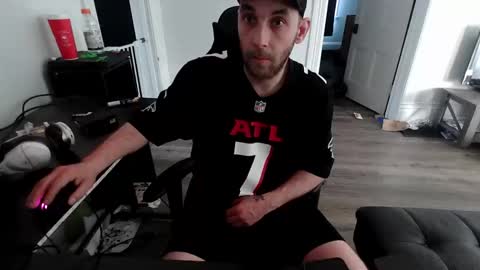 stonedpanda77 online show from May 17, 2026, 9:44 pm