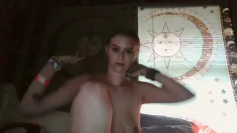 Snapshot of stonerbabe1313 chatting on December 8, 2024, 8:04 pm stonerbabe1313 online show from December 8, 2024, 8:04 pm
