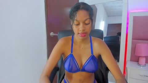 Snapshot of stormihills chatting on January 14, 2025, 1:28 pm Sweety Stormi online show from January 14, 2025, 1:28 pm