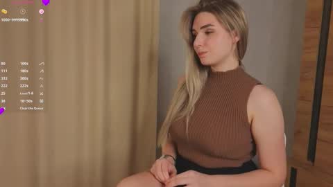 Luna online show from December 13, 2025, 7:53 pm