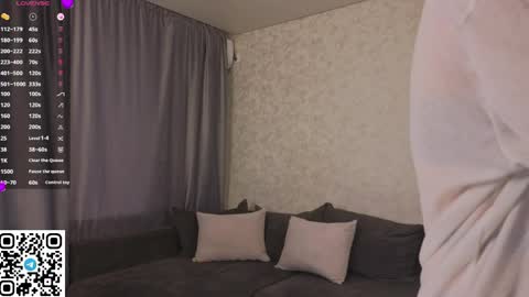 Luna online show from April 4, 2026, 1:08 pm