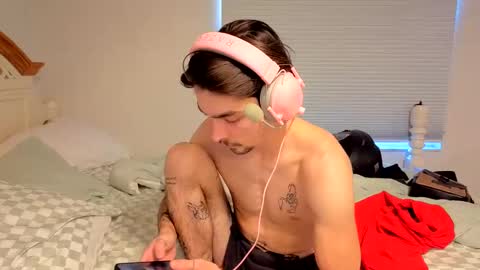 Snapshot of str8whiteboy21 chatting on November 16, 2025, 8:25 pm str8whiteboy21 online show from November 16, 2025, 8:25 pm