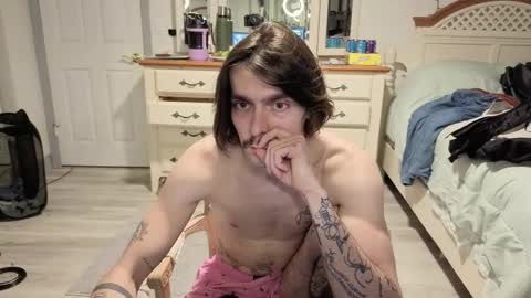Snapshot of str8whiteboy21 chatting on February 18, 2026, 8:10 am str8whiteboy21 online show from February 18, 2026, 8:10 am