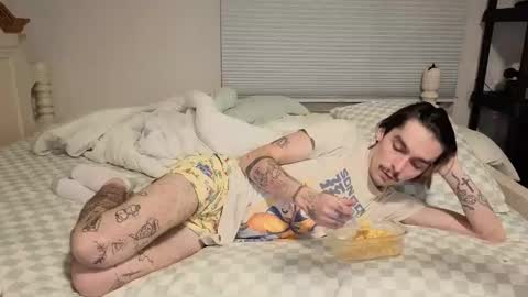 Snapshot of str8whiteboy21 chatting on March 24, 2026, 5:01 am str8whiteboy21 online show from March 24, 2026, 5:01 am