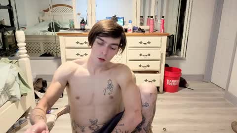 Snapshot of str8whiteboy21 chatting on May 31, 2026, 8:32 am str8whiteboy21 online show from May 31, 2026, 8:32 am