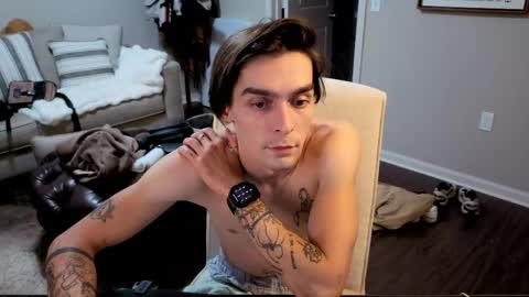 Snapshot of str8whiteboy21 chatting on June 8, 2026, 4:02 am str8whiteboy21 online show from June 8, 2026, 4:02 am