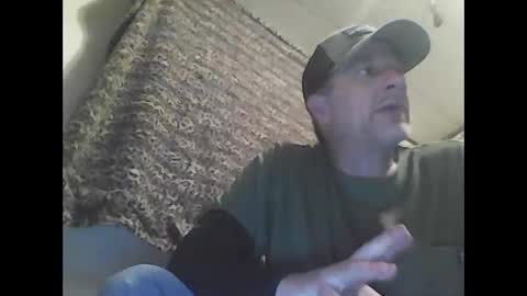 straightmaletouse online show from April 28, 2026, 4:39 am