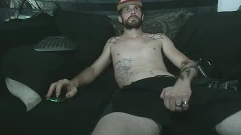 straitpipermann22 online show from October 15, 2025, 9:59 pm