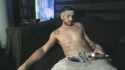 straitpipermann22 online show from November 7, 2025, 12:21 am