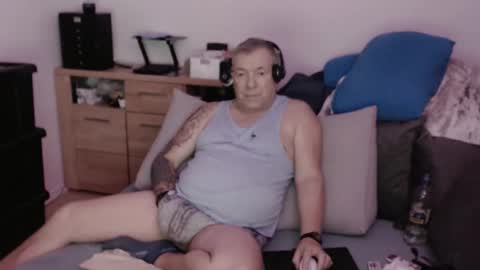 Snapshot of stranger1966 chatting on November 1, 2025, 9:50 pm Stranger online show from November 1, 2025, 9:50 pm