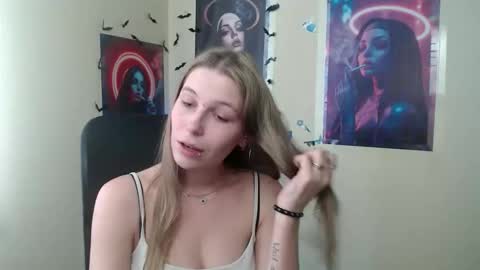 Snapshot of stranger_giirl chatting on May 11, 2026, 11:49 am Amalia online show from May 11, 2026, 11:49 am