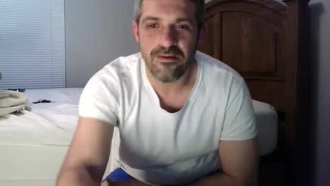 strangeratnight87 online show from April 2, 2026, 4:21 am