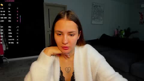 Laura online show from October 2, 2025, 3:02 am