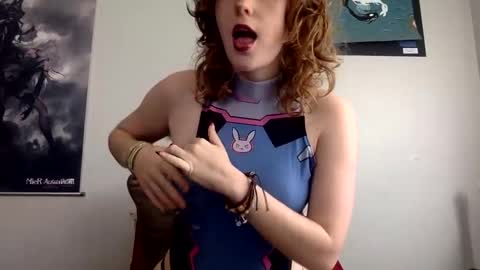 Snapshot of strawb3rrymilkk chatting on October 1, 2025, 7:09 pm strawb3rrymilkk online show from October 1, 2025, 7:09 pm