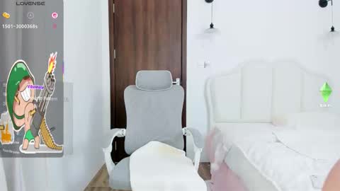 Snapshot of strawberry_loveee chatting on February 4, 2026, 4:13 pm strawberry_loveee online show from February 4, 2026, 4:13 pm