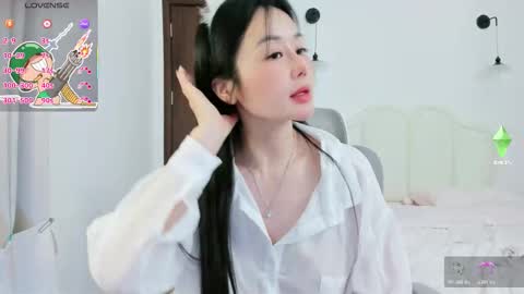 Snapshot of strawberry_loveee chatting on February 8, 2026, 4:43 pm strawberry_loveee online show from February 8, 2026, 4:43 pm