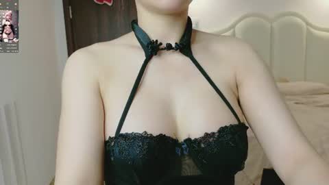 Snapshot of strawberry_loveee chatting on July 3, 2026, 9:48 am strawberry_loveee online show from July 3, 2026, 9:48 am