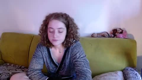 Strawberrylotsacake online show from October 23, 2025, 3:44 pm