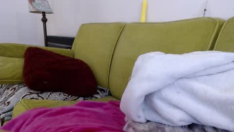 Snapshot of strawberrylotsacake chatting on December 15, 2025, 4:55 pm Strawberrylotsacake online show from December 15, 2025, 4:55 pm