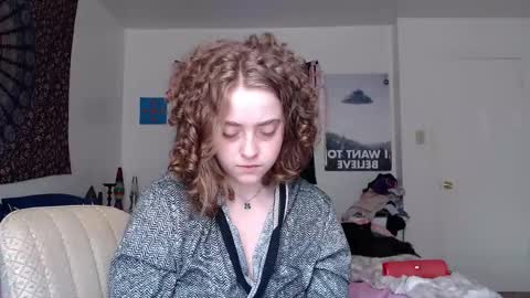 Snapshot of strawberrylotsacake chatting on February 9, 2026, 2:54 pm Strawberrylotsacake online show from February 9, 2026, 2:54 pm