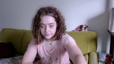 Strawberrylotsacake online show from June 6, 2026, 11:48 am