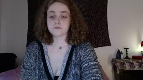 Strawberrylotsacake online show from July 7, 2026, 5:28 pm