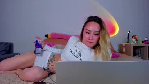 Tati and Lola online show from January 12, 2026, 1:38 pm