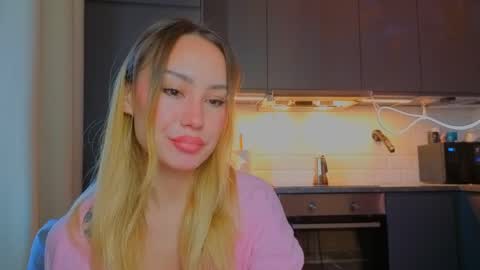 Tati and Lola online show from May 8, 2026, 5:13 am
