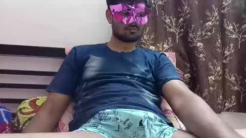 strip_couple_love1 online show from March 3, 2026, 11:38 am