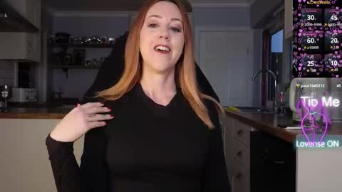 Amorina online show from February 15, 2026, 4:14 pm