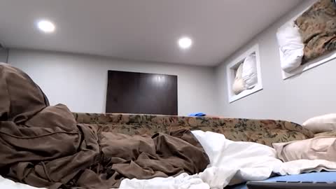 Cumallcumnow online show from April 3, 2026, 4:32 am