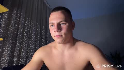 Snapshot of strong_baby chatting on September 15, 2025, 8:20 pm Strong Baby online show from September 15, 2025, 8:20 pm