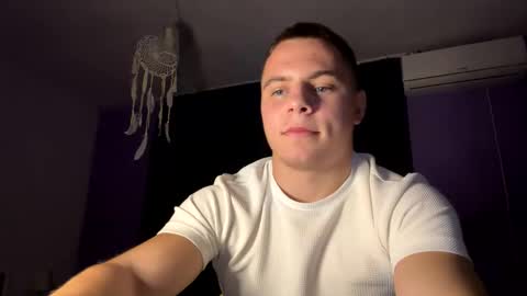 Snapshot of strong_baby chatting on October 11, 2025, 7:01 pm Strong Baby online show from October 11, 2025, 7:01 pm