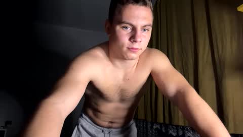 Snapshot of strong_baby chatting on November 10, 2025, 8:19 pm Strong Baby online show from November 10, 2025, 8:19 pm