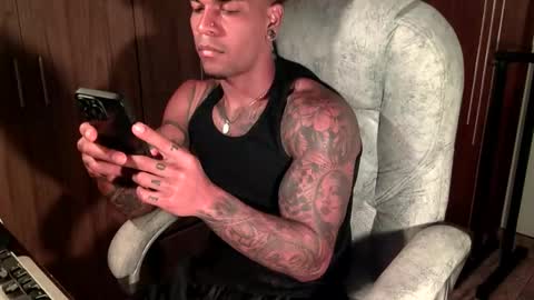 Snapshot of strong_blackboy chatting on March 3, 2026, 11:10 pm strong blackboy online show from March 3, 2026, 11:10 pm