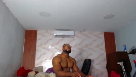 Snapshot of strong_george1 chatting on September 16, 2025, 10:33 pm strong_george1 online show from September 16, 2025, 10:33 pm