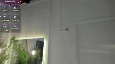 Snapshot of strong_girl_ chatting on February 20, 2025, 11:09 am Alexa online show from February 20, 2025, 11:09 am