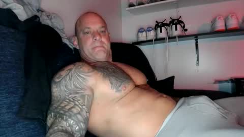 Snapshot of strongandhard073 chatting on December 8, 2024, 1:47 pm StrongAndHard online show from December 8, 2024, 1:47 pm