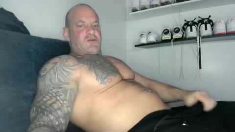 Snapshot of strongandhard073 chatting on February 11, 2025, 5:29 pm StrongAndHard online show from February 11, 2025, 5:29 pm