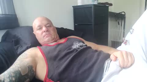 Snapshot of strongandhard073 chatting on October 7, 2025, 3:31 pm StrongAndHard online show from October 7, 2025, 3:31 pm