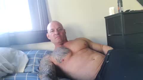 Snapshot of strongandhard073 chatting on October 22, 2025, 12:49 pm StrongAndHard online show from October 22, 2025, 12:49 pm