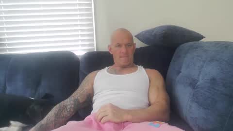 Snapshot of strongandhard073 chatting on November 9, 2025, 3:43 pm StrongAndHard online show from November 9, 2025, 3:43 pm