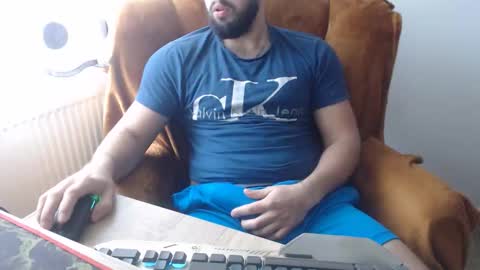 Snapshot of strongcoffee10 chatting on November 11, 2025, 9:42 am StrongCoffee online show from November 11, 2025, 9:42 am