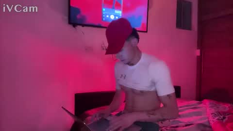 stronghardlatino online show from September 29, 2025, 2:06 am