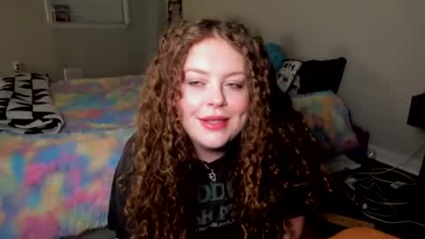 Snapshot of strwbby chatting on November 7, 2025, 5:29 am Strwbby online show from November 7, 2025, 5:29 am